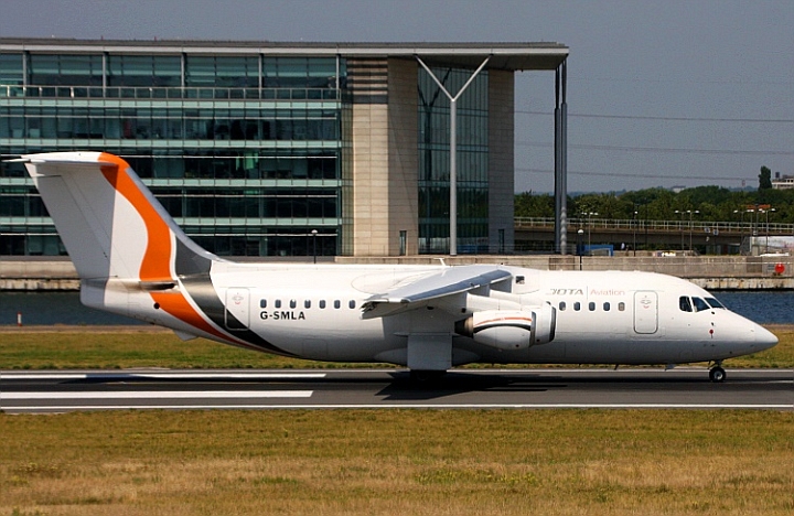 JOTA Aviation British Aerospace 146-200 - G-SMLA