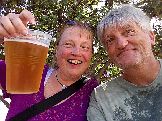 Und nach dem Genuss von mehreren Cervezas spreche ich sogar bierlingual. Und nach dem Genuss von mehreren Cervezas spreche ich sogar bierlingual.