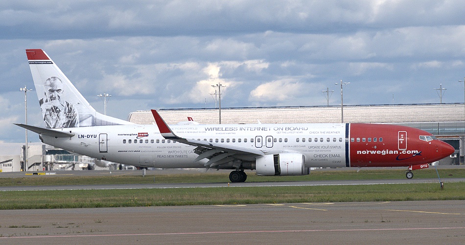 Norwegian Air Shuttle - Boeing 737-8JP(WL) - LN-DYU "Jørn Utzon" tail design