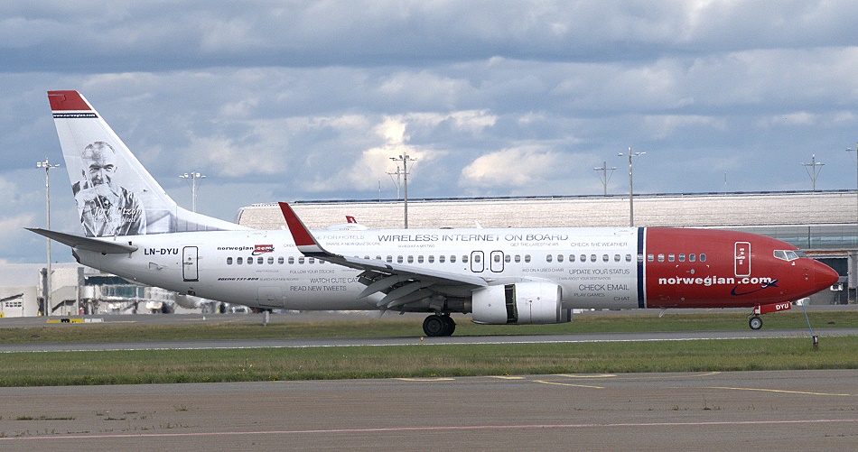 Norwegian Air Shuttle - Boeing 737-8JP(WL) - LN-DYU "Jrn Utzon" tail design