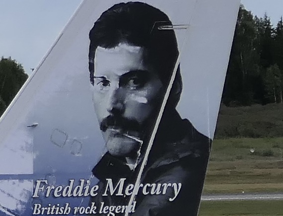 Norwegian Air Shuttle - Boeing 737-8JP(WL) - LN-ENP "Freddie Mercury" tail design