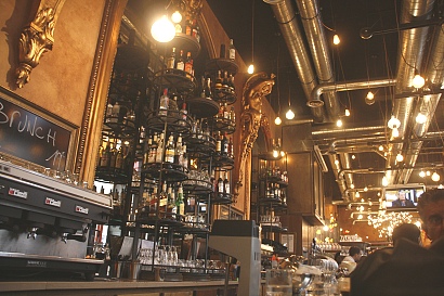 an der Bar ist's billiger an der Bar ist's billiger