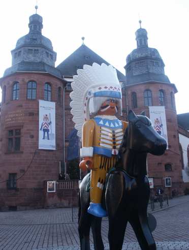 Speyer - Historisches Museum der Pfalz mit Playmobil Reiterstandbild.