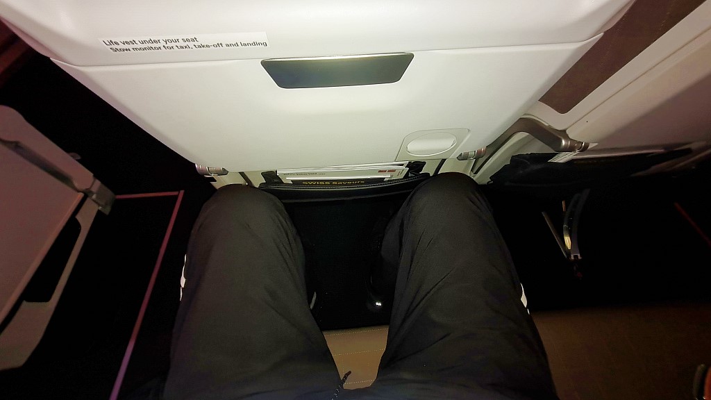 Sitzplatzabstand Swiss A350-941 HB-IFA Economy