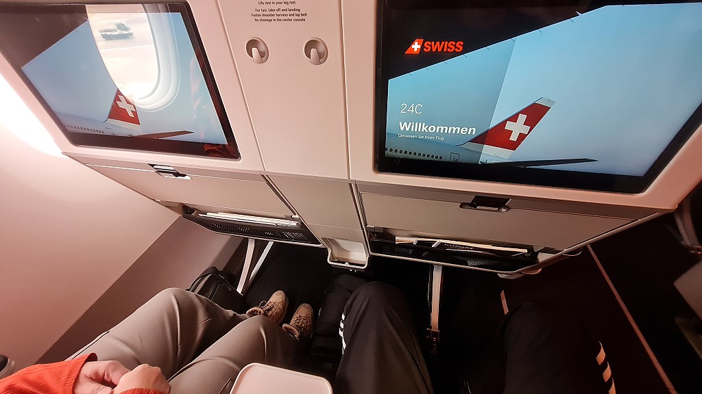 Sitzplatzabstand Swiss A350-941 HB-IFA Premium Economy