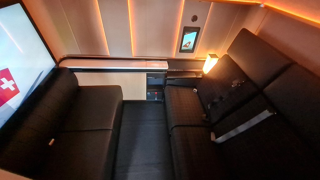 Swiss A350-941 HB-IFA First Suite Plus