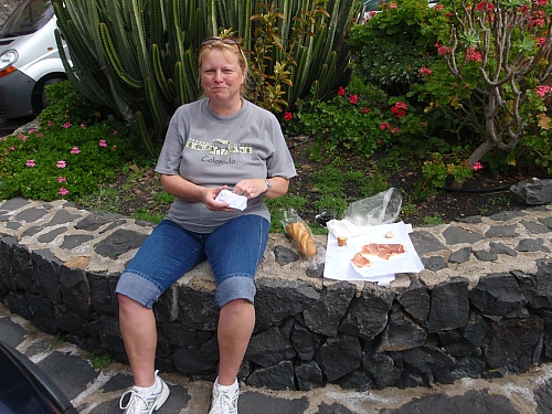 unser mitgebrachtes Picknick zu verzehren unser mitgebrachtes Picknick zu verzehren