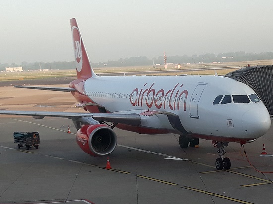 Airbus A320-214 D-ABHA - fliegt fr die Luftfahrtgesellschaft Walter fr Eurowings im Air Berlin Kleid. 