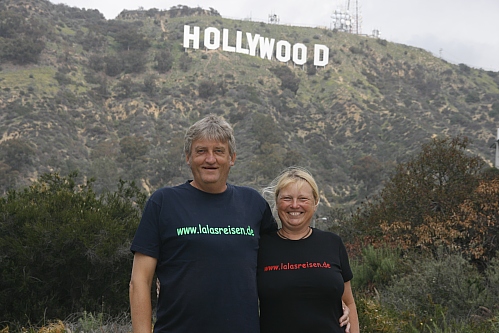 Zwei lalasreisende am Hollywood Schild Zwei lalasreisende am Hollywood Schild