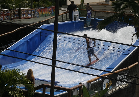 Eine Surfmaschine Eine Surfmaschine