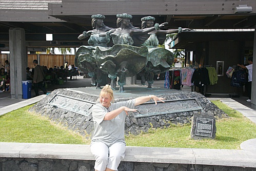 Hulatnzerinnen am Kona Airport