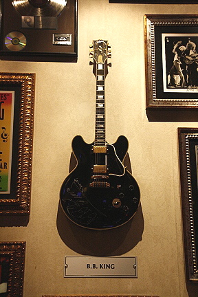 Hard Rock Cafe Hollywood FL - eine von B.B. King's Lucilles