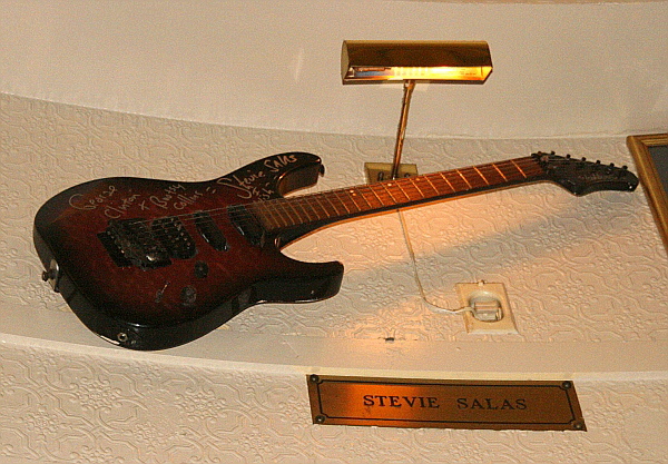 Hard Rock Cafe Honolulu
