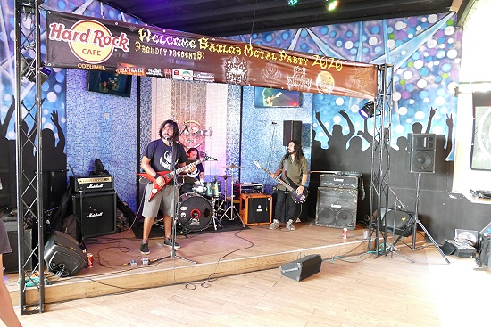 Hard Rock Cafe Cozumel - Bühne in der 1. Etage
