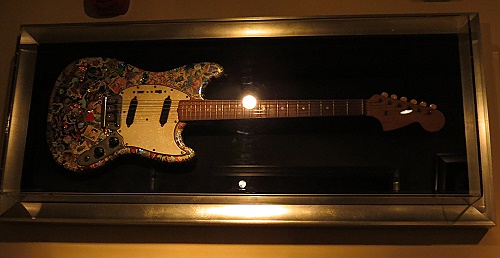 Hard Rock Cafe Hamburg - Gitarre von Dweezil Zappa