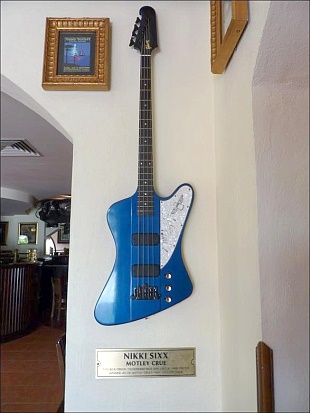 Hard Rock Cafe Hurghada - Bass von Nikki Sixx