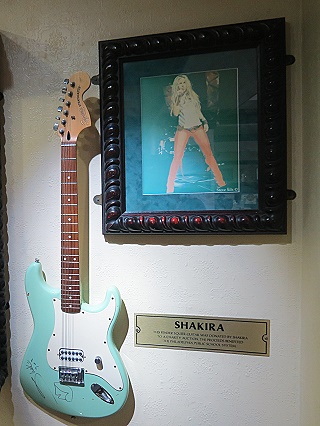 Hard Rock Cafe Nassau - Shakira Guitar