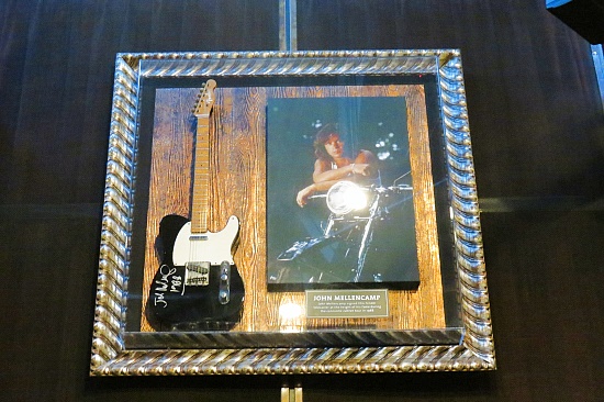 Hard Rock Cafe Pittsburgh - John Mellencamp, ohne Cougar