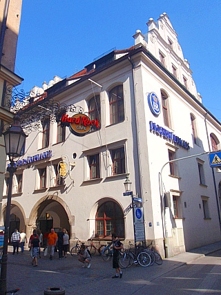 Hard Rock Cafe Munich - Seite an Seite mit dem Hofbräuhaus