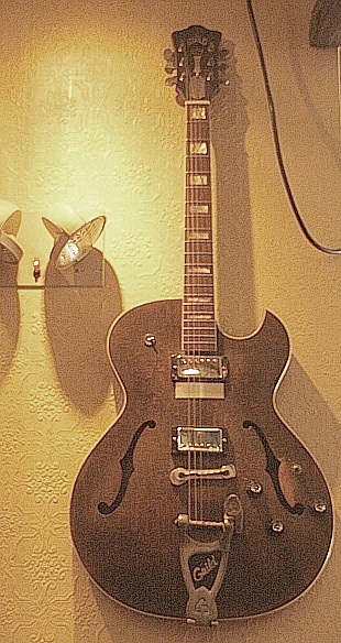 HRC Sacramento - Gitarre von Bill Haley