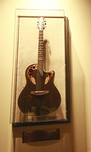 Hard Rock Cafe Las Vegas Strip  - Gitarre von Kevin Cronen (R.E.O. Speedwagon)