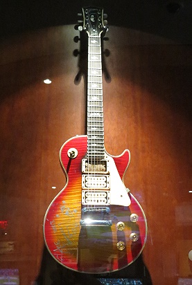 Hard Rock Cafe Yankee Stadium - Paula von Ace Frehley