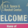 U.S. Space & Rocket Center in Huntsville<br />Das U.S. Space & Rocket Center in Huntsville, Alabama ist ein von der Regierung von Alabama betriebenes Museum, das Raketen, Errungenschaften und Artefakte des US-Weltraumprogramms zeigt. Manchmal als "größtes Weltraummuseum der Erde" bezeichnet, beschrieb der Astronaut Owen Garriott den Ort als "eine großartige Möglichkeit, etwas über den Weltraum in einer Stadt zu erfahren, die das Weltraumprogramm von Anfang an angenommen hat.<br /><br />Besucht am 26.9.2018