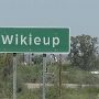 Wikieup<br />am 1.5.2004 - 14.10.2011 - 2.5.2022 am Schild vorbei gefahren.