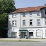 Neben dem Stadion steht seit Menschengdenken die Ritterburg - mit einem kurzen arabischen Restaurantintermezzo.<br />28.6.2011