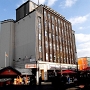 Das Lueg Haus 2015 mit Restaurant Mississippi und Bratwursthäuschen<br />22.4.2015