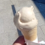 Eistest am 7.8.2022<br />Haselnuss von Venezia im Ruhrpark<br />1,50 € pro Kugel, lecker