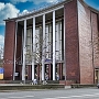 Schauspielhaus Bochum am 1.3.2022, mit Ukraine-Flagge vor dem Haus