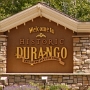 Durango ist eine Stadt im La Plata County im US-Bundesstaat Colorado, USA, mit 14.900 Einwohnern und ist Sitz der County-Verwaltung sowie des Fort Lewis College. Die Fläche der Stadt beträgt 17,6 km². Touristische Attraktionen sind ein Skigebiet, eine historische Eisenbahn, die zwischen Silverton und Durango pendelt, sowie der 36 Meilen entfernt liegende Mesa-Verde-Nationalpark.<br />Die Stadt wurde im September 1880 durch die Eisenbahngesellschaft Denver and Rio Grande Western Railroad errichtet, um den San-Juan-Bergbaudistrikt zu versorgen. Die Stadt ist nach der spanischen Stadt Durango benannt worden. Das Wort Durango leitet sich vom baskischen Wort "Urango" ab und bedeutet so viel wie "Wasserstadt".<br />Vom 14.-16.5.2007 im örtlichen Strater Hotel gewohnt