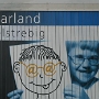Die Verfassung des Saarlandes wurde am 16. September 1947 verabschiedet. Laut Verfassung ist das Saarland eine freiheitliche Demokratie und ein sozialer Rechtsstaat in der Bundesrepublik Deutschland.<br />Das Saargebiet war in seiner Geschichte meist deutsch, stand aber immer wieder zeitweise unter französischem Einfluss.