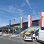 Der Flughafen Dortmund, eigener Name: Dortmund Airport 21, entwickelte sich in den letzten Jahren gemessen am Passagieraufkommen zum drittgrößten Verkehrsflughafen in Nordrhein-Westfalen.<br />Wow, toll, so groß.......