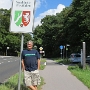 Nordrhein-Westfalen liegt im Westen Deutschlands und ist mit über 18 Millionen Einwohnern das bevölkerungsreichste Land der Bundesrepublik Deutschland, flächenmäßig mit 34.080 km² das viertgrößte. Die Landeshauptstadt ist Düsseldorf.<br /><br />Nach dem Zweiten Weltkrieg erhält Nordrhein-Westfalen seine rechtlichen Grundlagen. Aus dem nördlichen Teil der preußischen Rheinprovinz und der preußischen Provinz Westfalen wird das neue Land Nordrhein-Westfalen gebildet. Am 21. Januar 1947 wird der Freistaat Lippe durch die britische Militärverordnung Nr. 77 mit Nordrhein-Westfalen vereinigt.<br />Nordrhein-Westfalen hat ca. 18 Millionen Einwohner und ist damit das bevölkerungsreichste Bundesland. Ein Teil dieser Einwohner sind Deutsche.