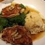 11.9.2016<br />Garlic Rosemary Chicken im Olive Garden in Tukwila<br />Caramelisized Garlic Cloves and rosemary atop marinated grilled Chicken Breasts. Served with garlic-parmesan mashed Potatoes and fresh Spinach. <br />540 kcal
