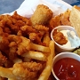 17.9.2016<br />Combination Platebei Mo's in Cannon Beach/OR<br />Crispy Fried Cod, Breaded Shrimp and Clam Strips
