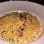 1.10.2016<br />Pasta Carbonara im Grand Lux Cafe im Venetian/Las Vegas<br />Imported Spaghettini Tossed with Smoked Bacon, Peas, a Touch of<br />Garlic and a Parmesan Cream Sauce.<br />Der Teller sieht nur leer aus, der war richtig voll......