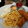 6.6.2017<br />Fish + Chips bei Earls in Jasper - 20.75 CAD<br />Crispy battered cod, house tartar, coleslaw