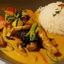 6.1.2018<br />Gang Panang im GinYuu im Ruhrpark<br />Jasminreis, rotes Curry, Brokkoli, Karotte, Paprika, Champignon, Zucchini, Kaffir-Limette - mit Chicken