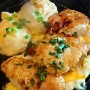 17.9.2018<br />SIZZLING CHICKEN & CHEESE im TGI Fridays in St. Louis/MO<br />1090 CALORIES*<br />GARLIC-MARINATED ALL-NATURAL CHICKEN BREASTS SERVED OVER MELTED CHEESE WITH ONIONS, PEPPERS AND MASHED POTATOES.<br />1190 CALORIES*<br />14,29 $ - lecker