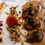4.11.2018<br />Saftige Schweinemedaillons „Blumberg“ im Haus Plessen am Hasper Stausee in Ennepetal<br />überzogen mit einer cremigen ChampignonPreiselbeer-Sauce,<br />dazu hausgemachte Butterspätzle<br />und marktfrische Salate<br />17,90 €