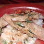 3.10.2018<br />Accidental Fish & Shrimp bei Bubba Gump auf dem Navy Pier in Chicago<br />Pan Seared Wild Caught Flounder over a bed of Jasmine<br />Rice, topped with grilled shrimp, and a Lemon Butter Sauce<br />and Roma Tomatoes. 860 cals 19.99<br /><br />Lecker, aber leider nur halbwarm bis kalt serviert. Bubba Gump nur noch in Miami......