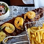 12.2.2019<br />Full Ribs and Shrimp bei Fuoco am Mambo Beach in Curacao<br />40 NAFL = 20 $<br />Sehr lecker
