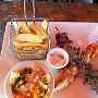 13.2.2019<br />Mega Beef & Chicken Sate (450 gr.) im EL Mexican Grilll am Mambo Beach in Curacao<br />Reichte dank der Vorspeise knapp für 2 Personen