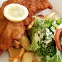5.7.2019<br />Original Wiener Kalbsschnitzel 16,50 €<br />Wurde bereits 1 Minute nach der Bestellung gebracht, war frittiert und schmeckte leicht nach Fisch. Muss man nicht nochmal habern....