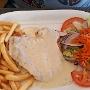 2.10.2019<br />Pechuga pollo roquefort im Restaurante Pizzeria Noray, Passatge Portixol, Cala en Bosc, Menorca<br />10 €