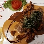 10.11.2019<br />Schweinefilet am Stück gebraten im Haus Plessen an der Hasper Talsperre<br />mit frischen Pfifferlingen in Rahm überzogen, verfeinert mit Frühlingszwiebeln und frischem Thymian, dazu Kartoffelgratin "Timbal" (nicht im Bild) und marktfrische Salate (auch nicht im Bild). Sehr lecker<br />19 €
