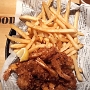 29.12.2019<br />DUMB LUCK COCONUT SHRIMP bei Bubba Gump in Fort Lauderdale/FL<br />Hand dipped in flakey coconut, served with Cajun Marmalade and Fries.<br />1150 cals 18.79 $